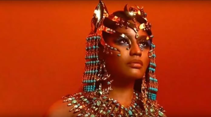 Presenta Nicki Minaj ”Regular Degular” Bonus Track Para ”Queen” Versión Target Presenta Nicki Minaj ''Regular Degular'' Bonus Track Para ''Queen'' Segunda Edición