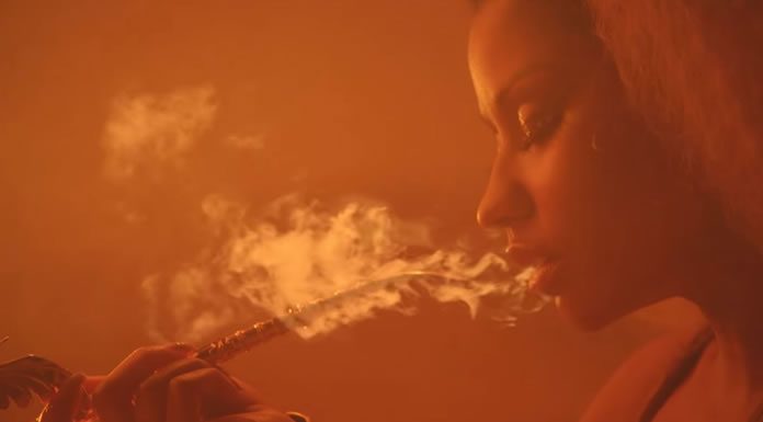 Nicki Minaj Lanza El Video de ”Ganja Burns” Primer Sencillo De ”Queen” Nicki Minaj Lanza El Video de ''Ganja Burns'' Primer Sencillo De ''Queen''