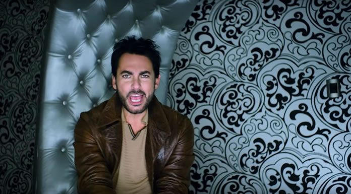 Regresa Beto Cuevas Con Un Nuevo Sencillo Y Video ”Rosas En El Lodo” Ft. Monsieur Periné Regresa Beto Cuevas Con Un Nuevo Sencillo Y Video ''Rosas En El Lodo'' Ft. Monsieur Periné