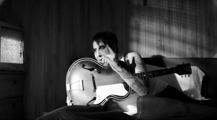 Marilyn Manson Presenta Su Versión De "God's Gonna Cut You Down"