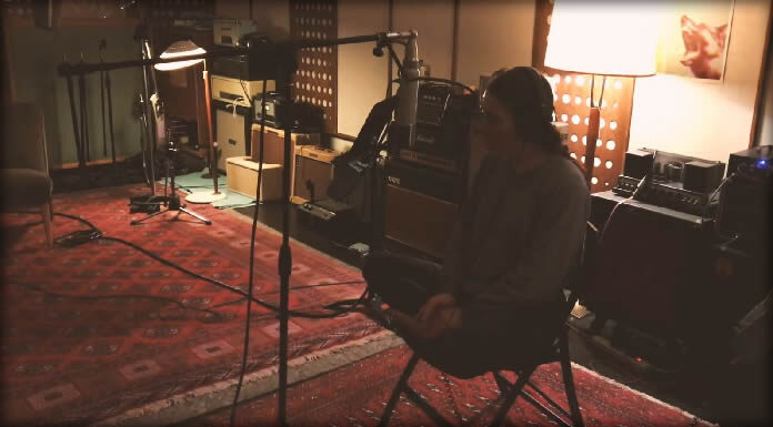 Hannah Georgas Comparte El Video Oficial Para Su Nuevo Sencillo “Just A Phase” Hannah Georgas Comparte El Video Oficial Para Su Nuevo Sencillo "Just A Phase"