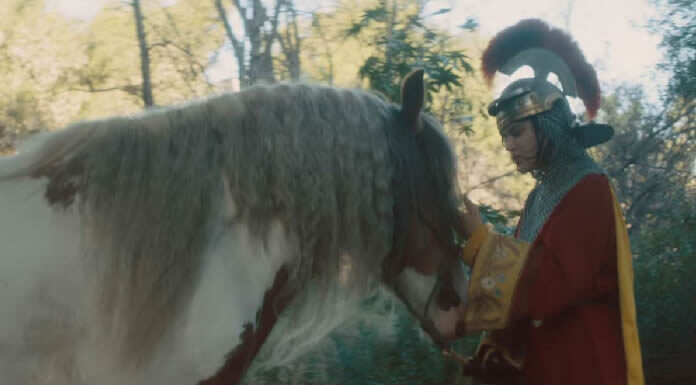 Soko Presenta Su Nuevo Sencillo Y Video “Looking For Love” Soko Presenta Su Nuevo Sencillo "Looking For Love"