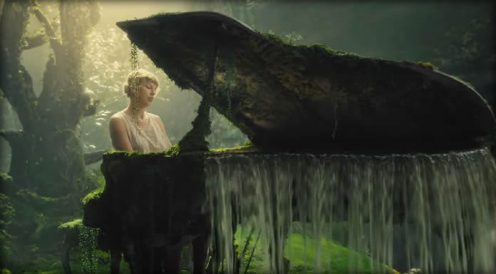 Taylor Swift Lanza El Video Oficial De "Cardigan" Y Los Lyric Videos De Todo "Folklore"