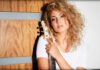 Tori Kelly Presenta Versión Acústica De "Time Flies" De Su Nuevo Álbum "Solitude"