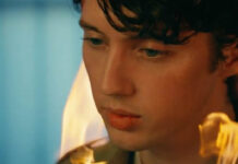 Troye Sivan Lanza “Easy” Primer Sencillo Y Video De “In A Dream” Su Nuevo EP Troye Sivan Lanza "Easy" Primer Sencillo Y Video De "In A Dream" Su Nuevo EP