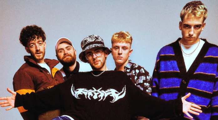 Easy Life Presenta “Pop Tarts” De Su Nuevo EP “Who Gives A F**k?” Easy Life Presenta "Pop Tarts" De Su Nuevo EP "Who Gives A F**k?"