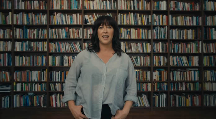 Alanis Morissette Estrenó El Video Oficial Para Su Sencillo “Ablaze” Alanis Morissette Estrenó El Video Oficial Para Su Sencillo "Ablaze"