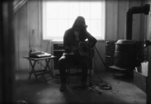 Billy Raffoul Estrenó Su Nuevo Sencillo Y Video “What Makes A Man” Billy Raffoul Estrenó Su Nuevo Sencillo Y Video "What Makes A Man"