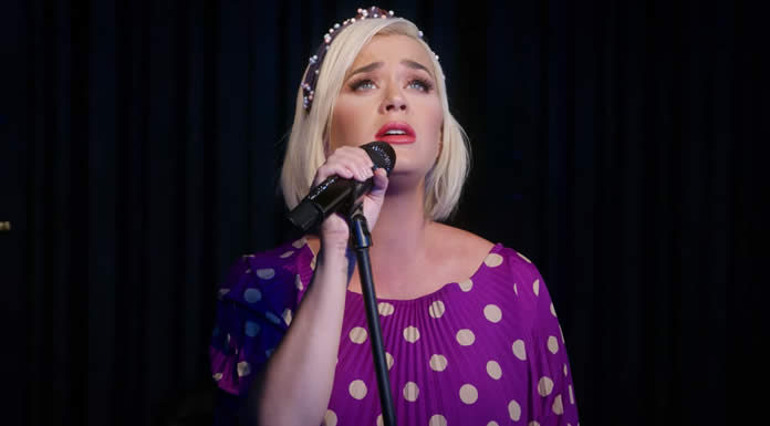 Katy Perry Presenta Su Nuevo Sencillo Y Video “What Makes A Woman” Katy Perry Presenta Su Nuevo Sencillo Y Video "What Makes A Woman"