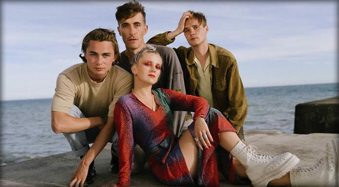 Thyla Presenta Su Nuevo Sencillo “Fade” Thyla Presenta Su Nuevo Sencillo "Fade"