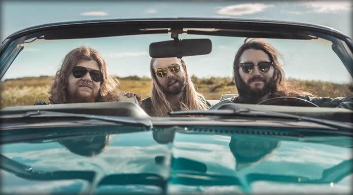 Volcanova Lanza Su Álbum Debut “Radical Waves” Volcanova Lanza Su Álbum Debut "Radical Waves"