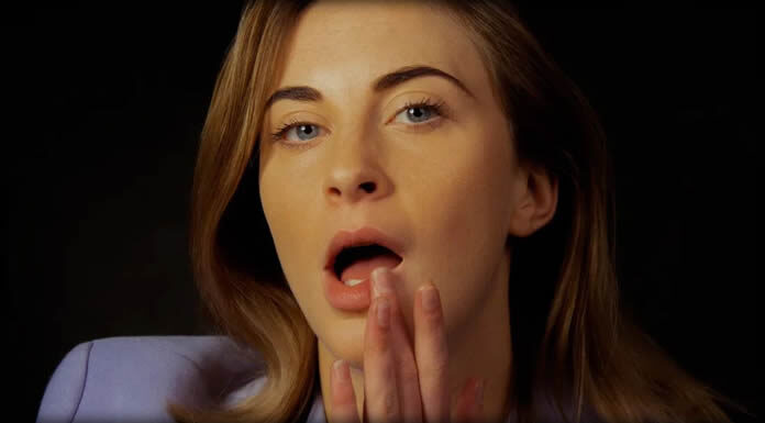 Amanda Aasa Estrena Su Nuevo Sencillo “Behave!” Amanda Aasa Estrena Su Nuevo Sencillo "Behave!"