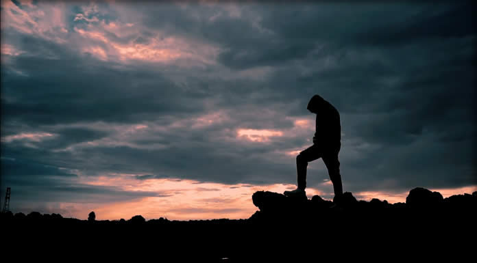 Cal Turner Lanza Su Nuevo Sencillo Y Video "Rolly"