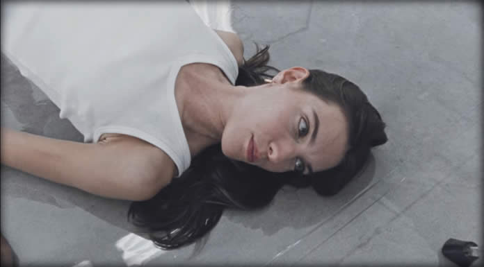 Charlotte Cardin Estrena El Video Oficial De Su Sencillo “Passive Aggressive” Charlotte Cardin Estrena El Video Oficial De Su Sencillo "Passive Aggressive"