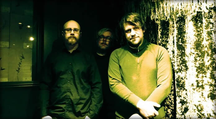 Statues Presenta Su Nuevo Sencillo “Cardiac Arrest” Statues Presenta Su Nuevo Sencillo "Cardiac Arrest"