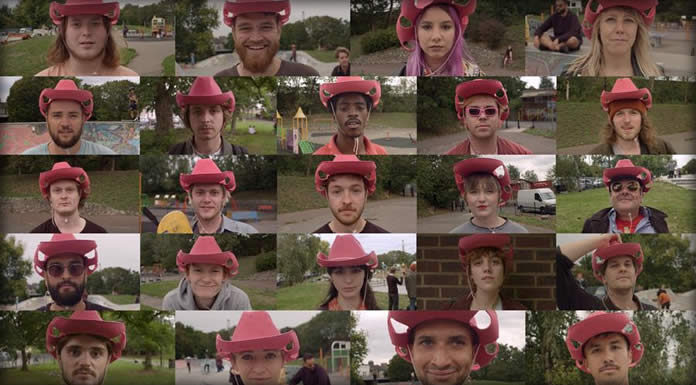 Tiña Estrena Su Nuevo Sencillo Y Video “People” Tiña Estrena Su Nuevo Sencillo Y Video "People"