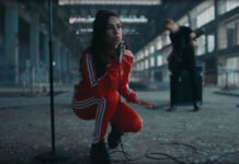 Amy Shark Presenta Su Nuevo Sencillo "C'MON" Ft. Travis Barker