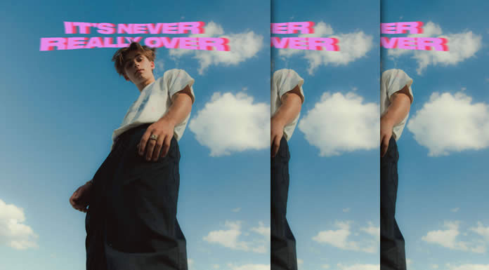 Johnny Orlando Presenta Su Nuevo EP "It's Never Really Over"