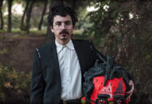 Julián Mayorga Presenta Su Nuevo Sencillo Y Video “Las Inmigratas” Ft. Eblis Álvarez Julián Mayorga Presenta Su Nuevo Sencillo Y Video "Las Inmigratas" Ft. Eblis Álvarez