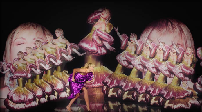 Miley Cyrus Presenta El Graham Norton Performance Video De Su Sencillo "Midnight Sky"