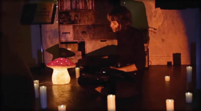 Pomme Estrena El Video Oficial De Su Sencillo "Chanson For My Depressed Love"