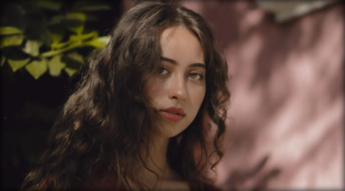 Sofía Valdés Presenta Su Nuevo Sencillo Y Video “Handful Of Water” Sofía Valdés Presenta Su Nuevo Sencillo Y Video "Handful Of Water"