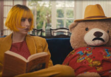Tessa Violet Estrena El Video Oficial De Su Sencillo “Words Ain’t Enough” Con Chloe Moriondo Tessa Violet Estrena El Video Oficial De Su Sencillo "Words Ain't Enough" Con Chloe Moriondo