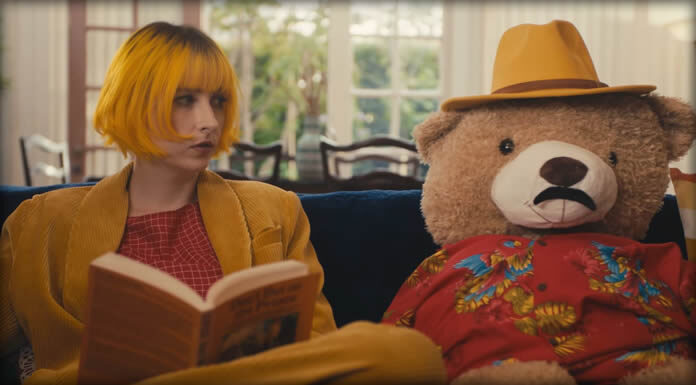 Tessa Violet Estrena El Video Oficial De Su Sencillo “Words Ain’t Enough” Con Chloe Moriondo Tessa Violet Estrena El Video Oficial De Su Sencillo "Words Ain't Enough" Con Chloe Moriondo