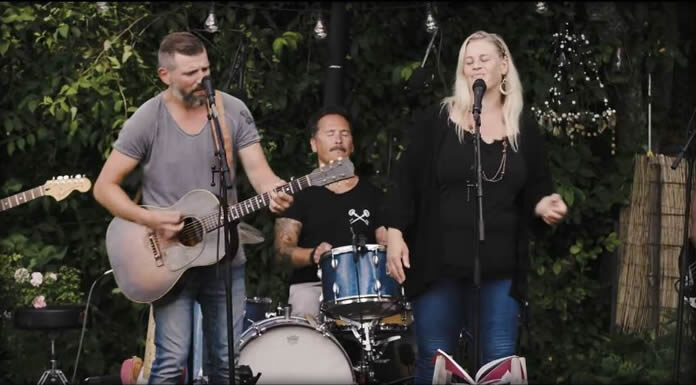 Thyra Presenta Su Nuevo Sencillo Y Video “Drinking You Off My Mind” Thyra Presenta Su Nuevo Sencillo Y Video "Drinking You Off My Mind"