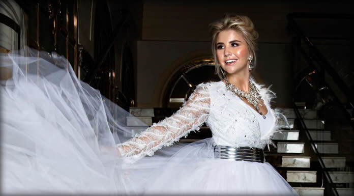 Beatrice Egli Estrena El Video Oficial De Su Sencillo “Kleiner Stern” Beatrice Egli Estrena El Video Oficial De Su Sencillo "Kleiner Stern"