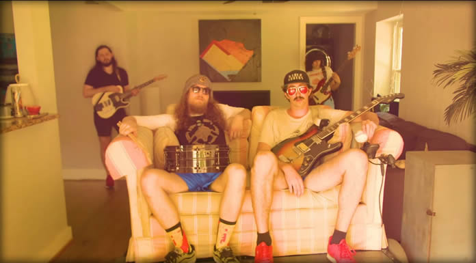 Crumbsnatchers Estrenan Su Nuevo Sencillo Y Video "Satin Glow"