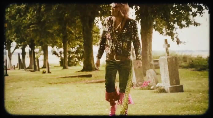 Deep Torkel And His Suzie Beats Them All Presenta Su Nuevo Sencillo Y Video “Fat City” Deep Torkel And His Suzie Beats Them All Presenta Su Nuevo Sencillo Y Video "Fat City"