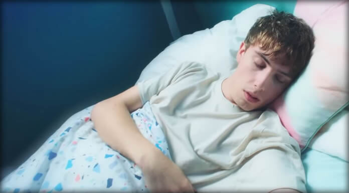 Devon Estrena El Video Oficial De Su Sencillo “Why Do We Wake Up? (Before the Good Bit)” Devon Estrena El Video Oficial De Su Sencillo "Why Do We Wake Up? (Befor the Good Bit)"