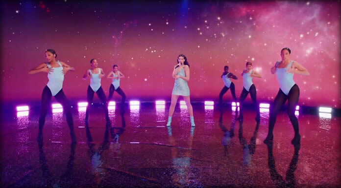 Dua Lipa Comparte “Levitating” En Vivo Desde Los AMA’s 2020 Dua Lipa Comparte "Levitating" En Vivo Desde Los AMA's 2020