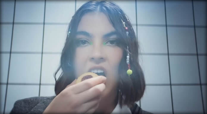 Evie Irie Presentó El Video Oficial De Su Sencillo “Misfit” Evie Irie Presentó El Video Oficial De Su Sencillo "Misfit"