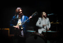 Jay de la Cueva & Juanes Presentan Su Nuevo Sencillo Navideño "El Niño del Tambor"