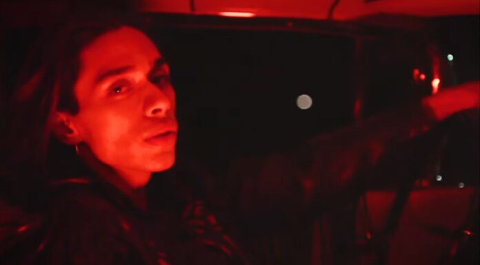 Justice Carradine Estrenó Su Nuevo Sencillo Y Video “Can’t Feel A Thing” Justice Carradine - Can't Feel A Thing (Video Lírico)