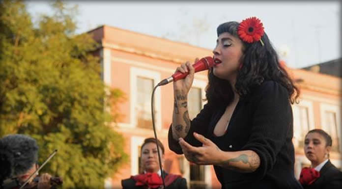 Mon Laferte Presenta Su Nuevo Sencillo Y Video "Que Se Sepa Nuestro Amor"