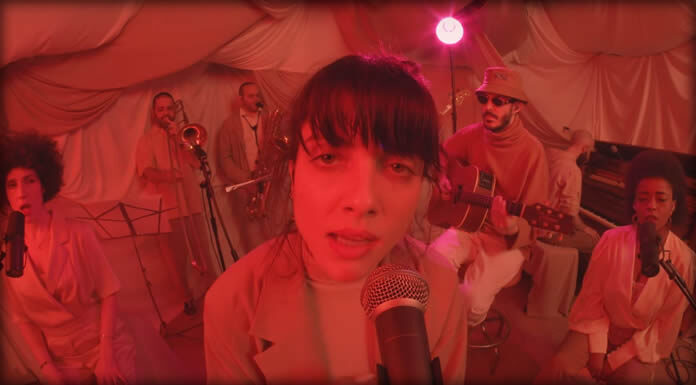 Noga Erez Presenta Versión En Vivo De Su Sencillo “You So Done” (Kids Against The Machine Vol. 3) Noga Erez Presenta Versión En Vivo De Su Sencillo "You So Done" (Kids Against The Machine Vol. 3)