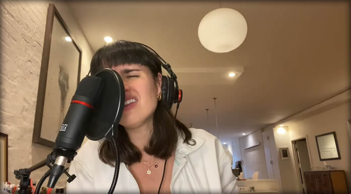 Rozzi Presenta Video Acústico En Vivo De Su Sencillo “Orange Skies” Rozzi Presenta Video Acústico En Vivo De Su Sencillo "Orange Skies"