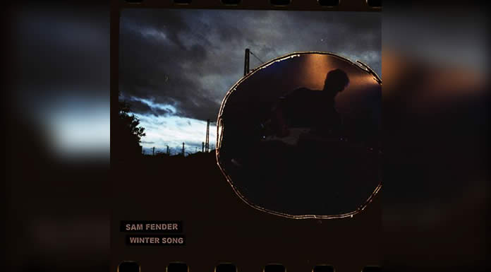 Sam Fender Presenta Su Versión Del Tema "Winter Song" Ft. People Of The Streets