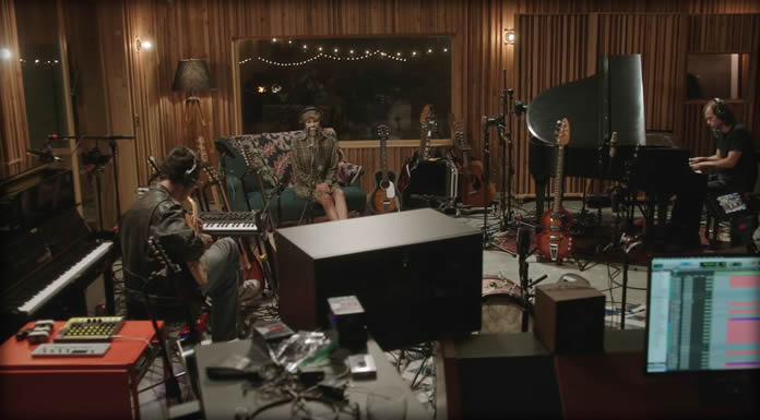 Taylor Swift Presenta "Exile" (folklore: the long pond studio sessions | Disney+) Ft. Bon Iver