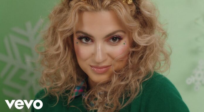 Tori Kelly Estrena El Video Oficial De Su Sencillo Navideño “25”