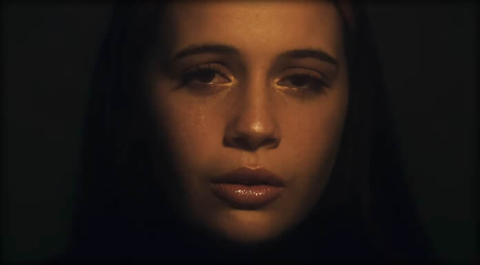 Bea Miller Presenta El Video Oficial De Su Sencillo “Self Crucify” Bea Miller Presenta El Video Oficial De Su Sencillo "Self Crucify"