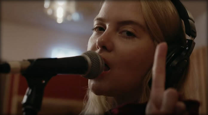 Dream Wife Presenta El Video En Vivo De “Sports” (Live At Studio Silo) Dream Wife Presenta El Video En Vivo De “Sports” (Live At Studio Silo)