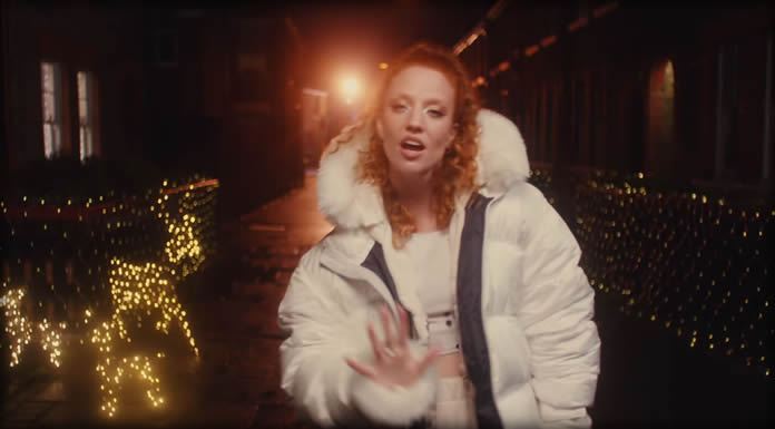 Jess Glynne Comparte Su Versión Amazon Original Del Clásico Navideño "This Christmas"