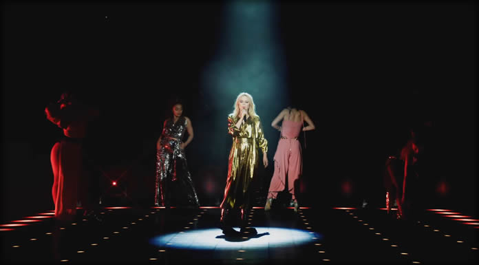 Kylie Minogue Presenta "Slow" De Su Streaming Mundial "Infinite Disco"