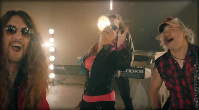 Mägo De Oz Presenta Su Nuevo Sencillo "Tu Madre Es Una Cabra" Ft. La Pegatina