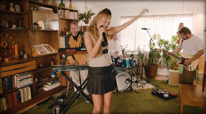 Salem Ilese Comparte Sesión En Vivo De Su Sencillo “Coke & Mentos” Salem Ilese Comparte Sesión En Vivo De Su Sencillo "Coke & Mentos"