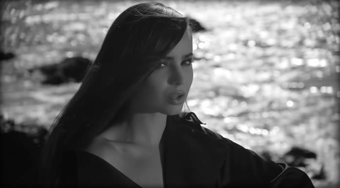 Sofia Carson Estrena Su Nuevo Sencillo Y Video "Hold On To Me"